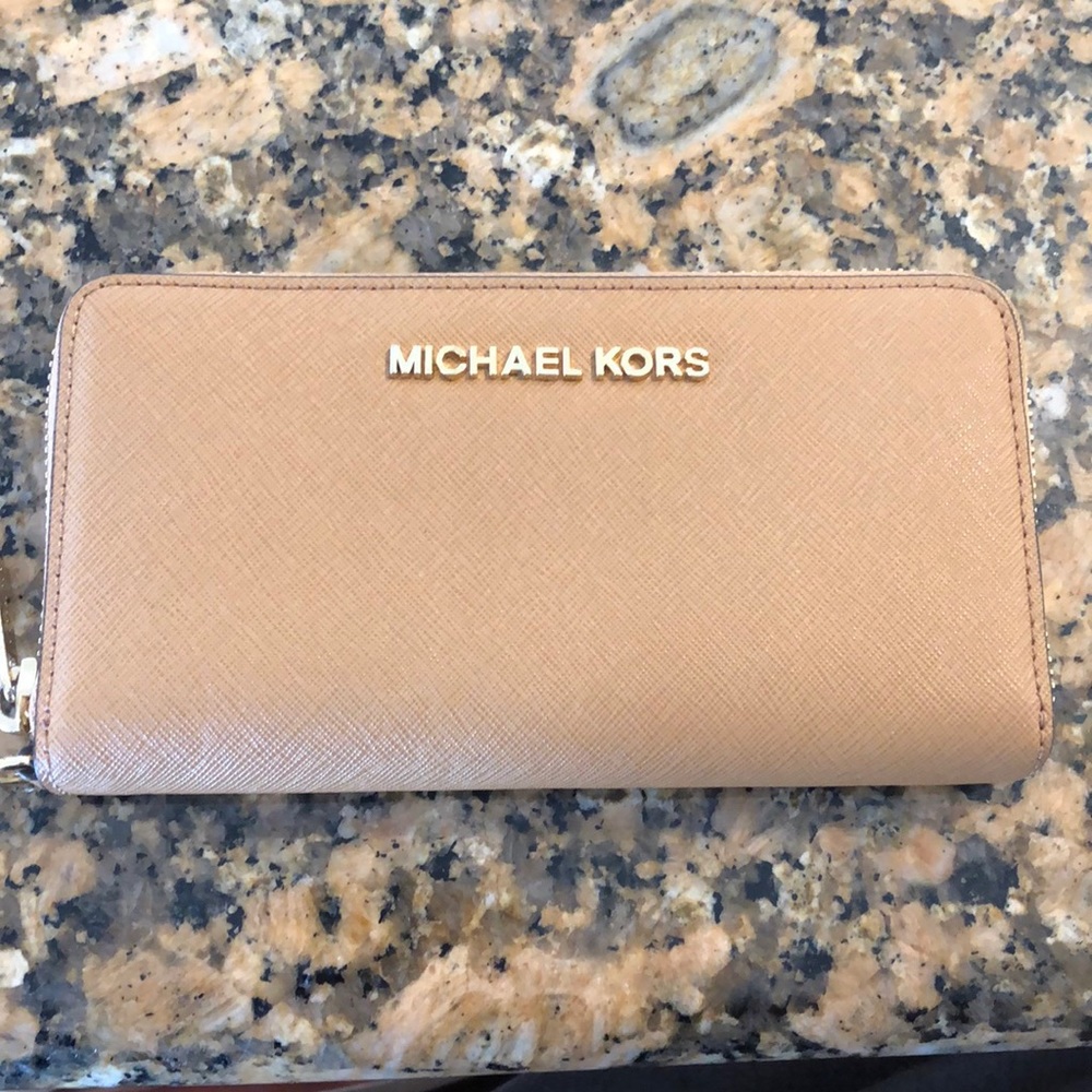 Michael kors tan leather phone holder and wallet